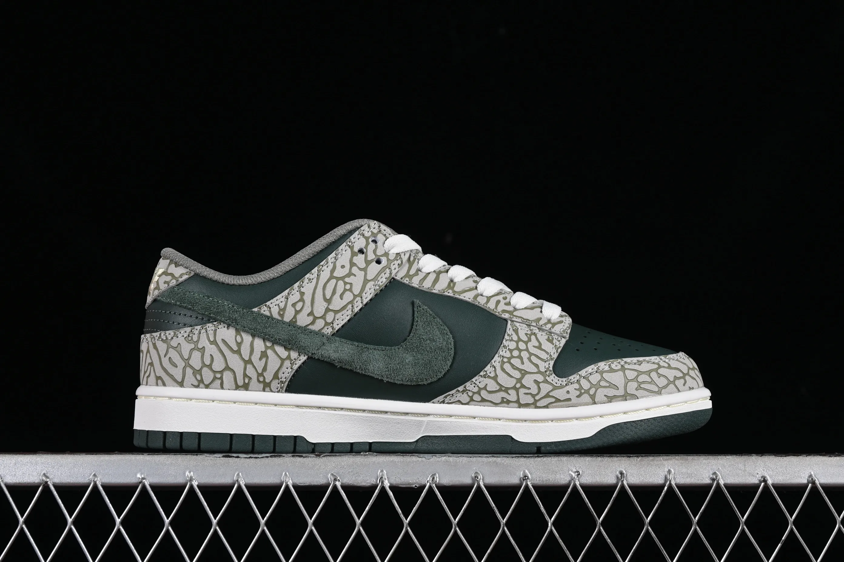 All categories Nk SB Dunk series Nk SB Dunk Low low-top sneakers Nk Dunk Low "Urban Landscape 2.0" cracked suede SB low-top casual sneakers HF4878-053